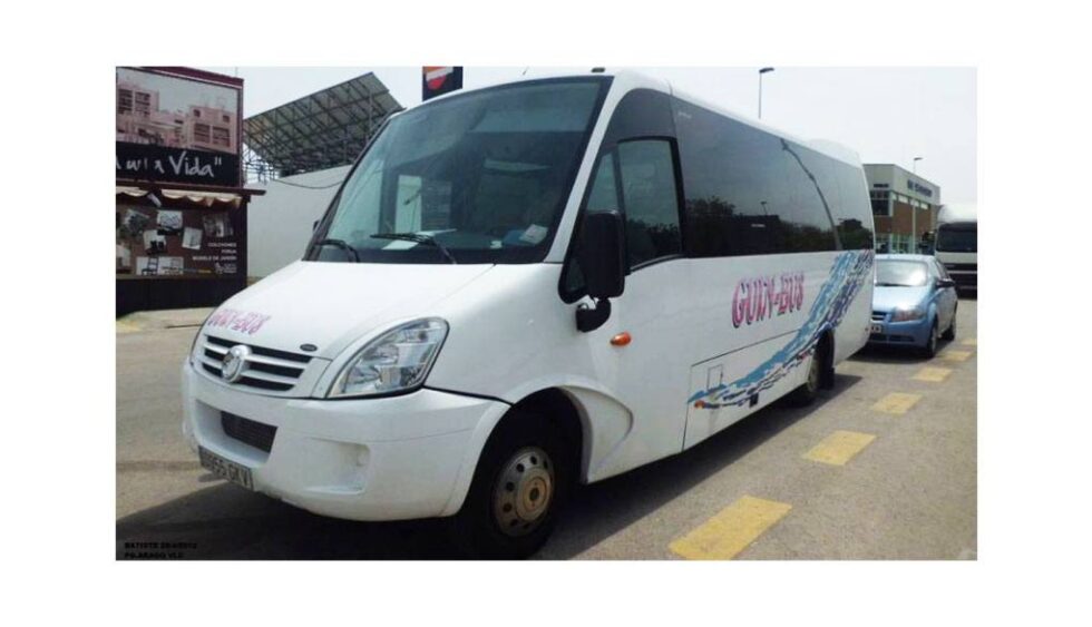 Alquiler minibus con conductor Barcelona Guin Bus